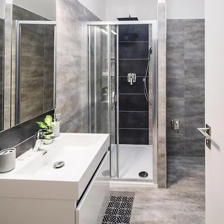 Apartment Artistic Urban Retreat